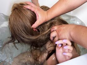 24時間居座り集団中出しレ●プ12　美人ギャル　Rさん　サンプル画像10